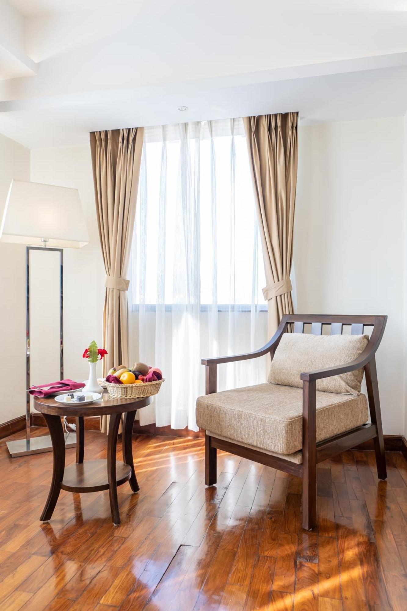 Ramada By Wyndham Kathmandu Dhumbarahi Hotel Eksteriør billede