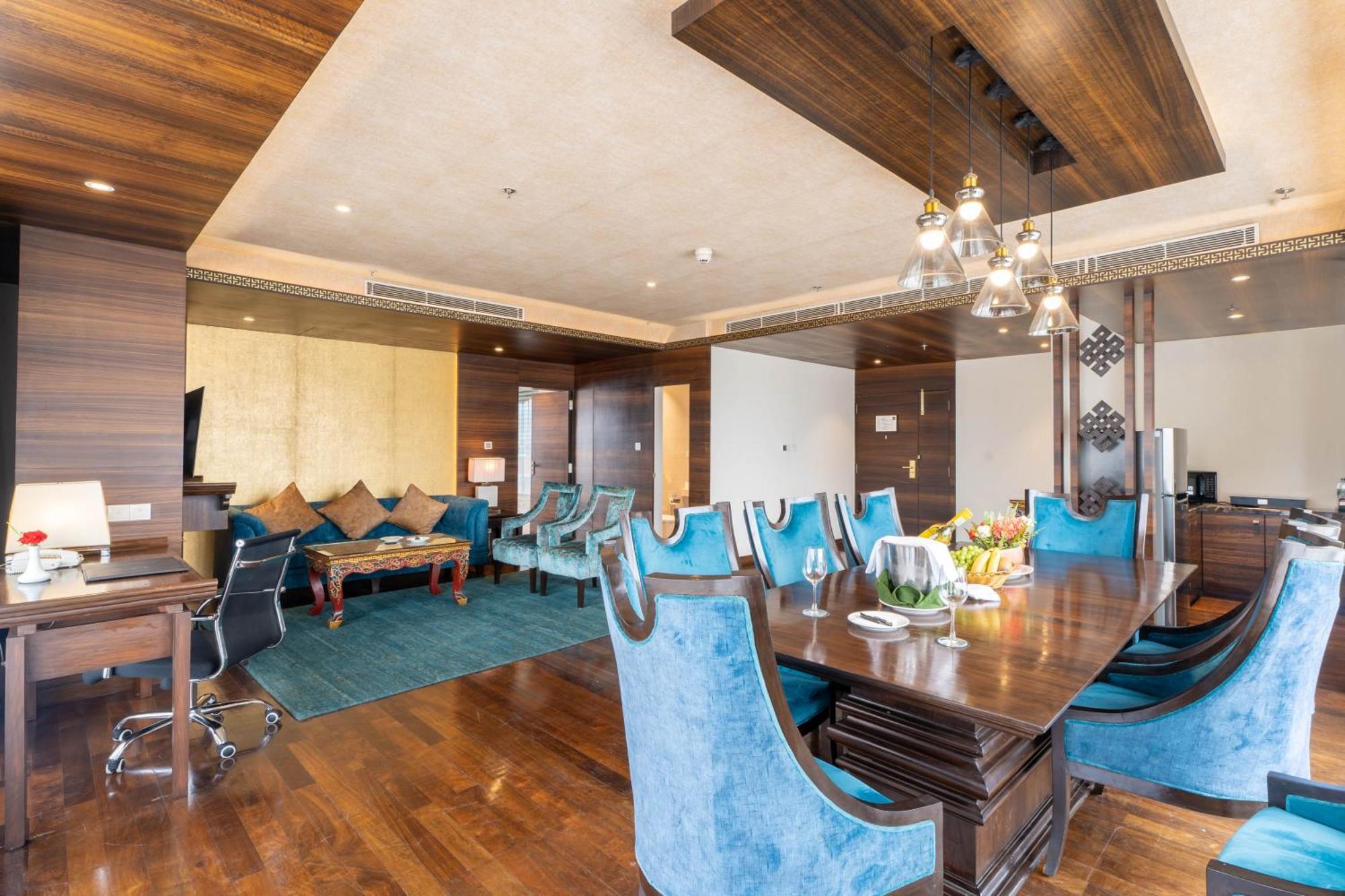 Ramada By Wyndham Kathmandu Dhumbarahi Hotel Eksteriør billede